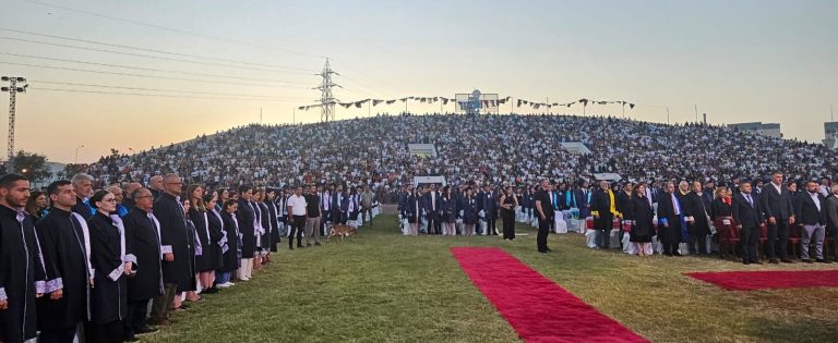Doğu Akdeniz Üniversitesi’nde mezuniyet coşkusu vardı Doğu Akdeniz Üniversitesi’nde mezuniyet coşkusu vardı