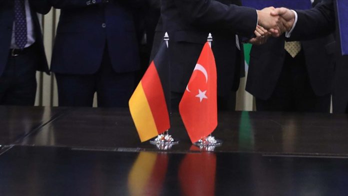turkiye-almanya-bayrak-aa-2281908.jpg