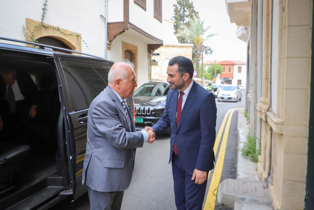 CTP Genel Başkanı İncirli eski TBMM Başkanı Çiçek ile görüştü