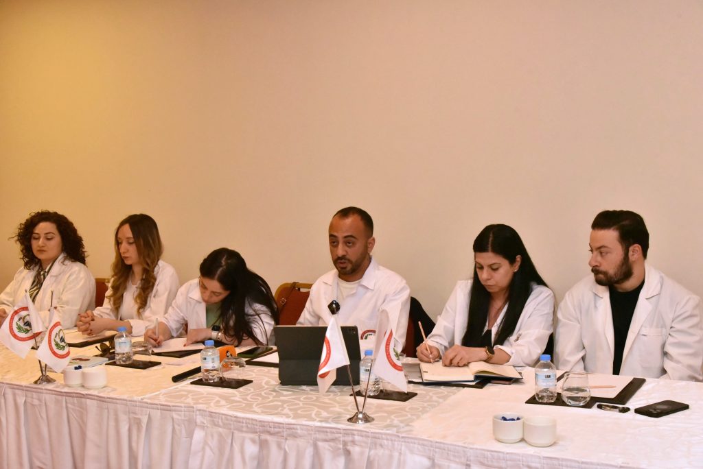 Eczacılar Birliği: "Ülkedeki tablo sürdürülebilir değil...Sektör yıldı"