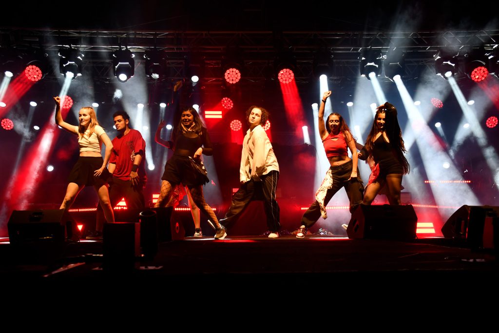 DAÜ Bahar Festivali’nde dün akşam CyFırat ve Tion Wayne sahne aldı