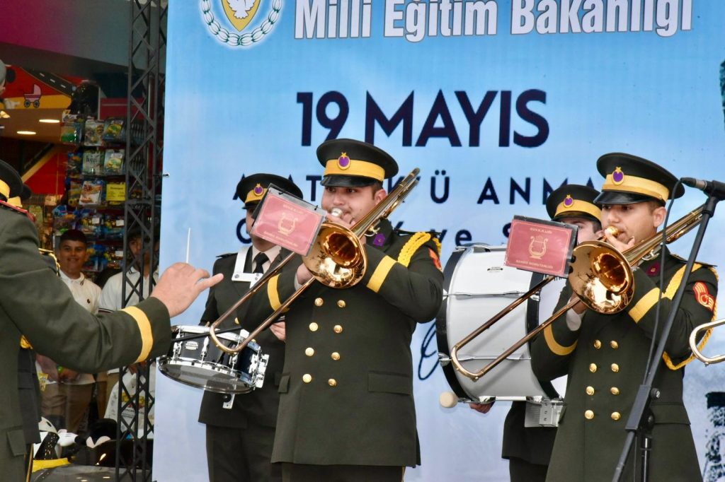 Lefkoşa’da 19 Mayıs kortej yürüyüşü yapıldı