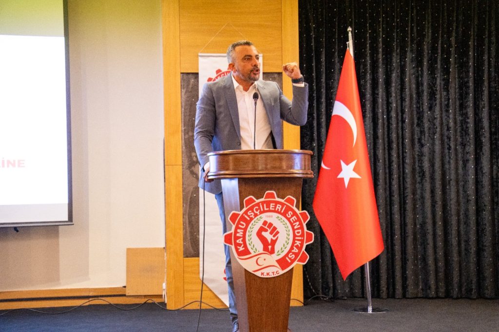 Kamu-İş, “Toplu İş Sözleşmesi Yasası ve Uygulamaları” paneli düzenledi
