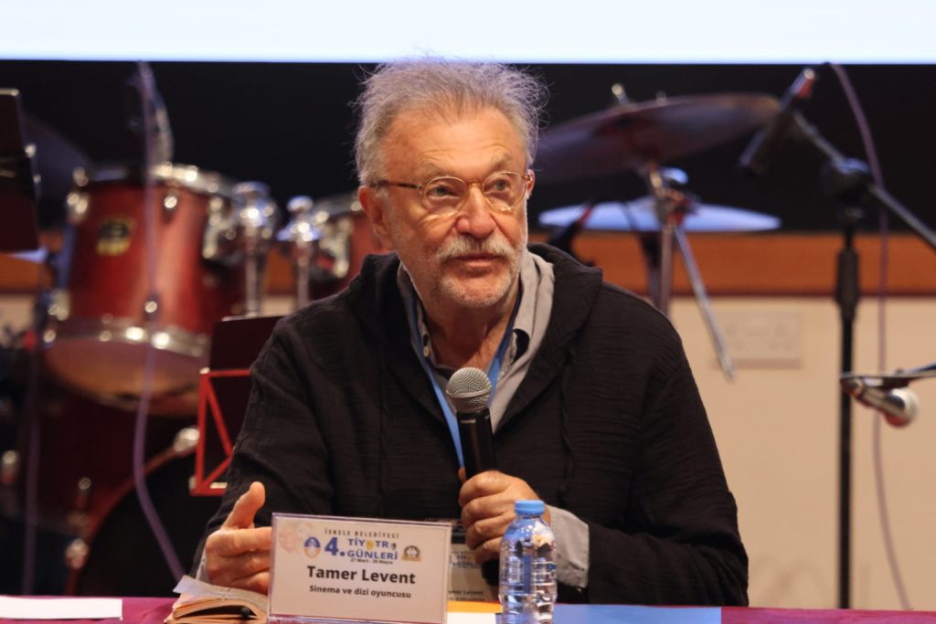 İskele Belediyesi 4. Tiyatro Günleri söyleşi ve konser programıyla sona erdi