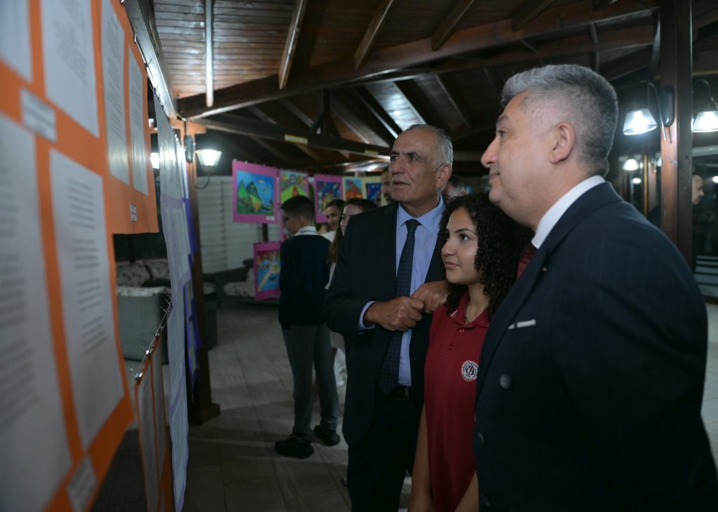Sivil Savunma Teşkilatı Başkanlığı, yarışmalarda başarı gösteren öğrencilere ödüllerini dağıttı