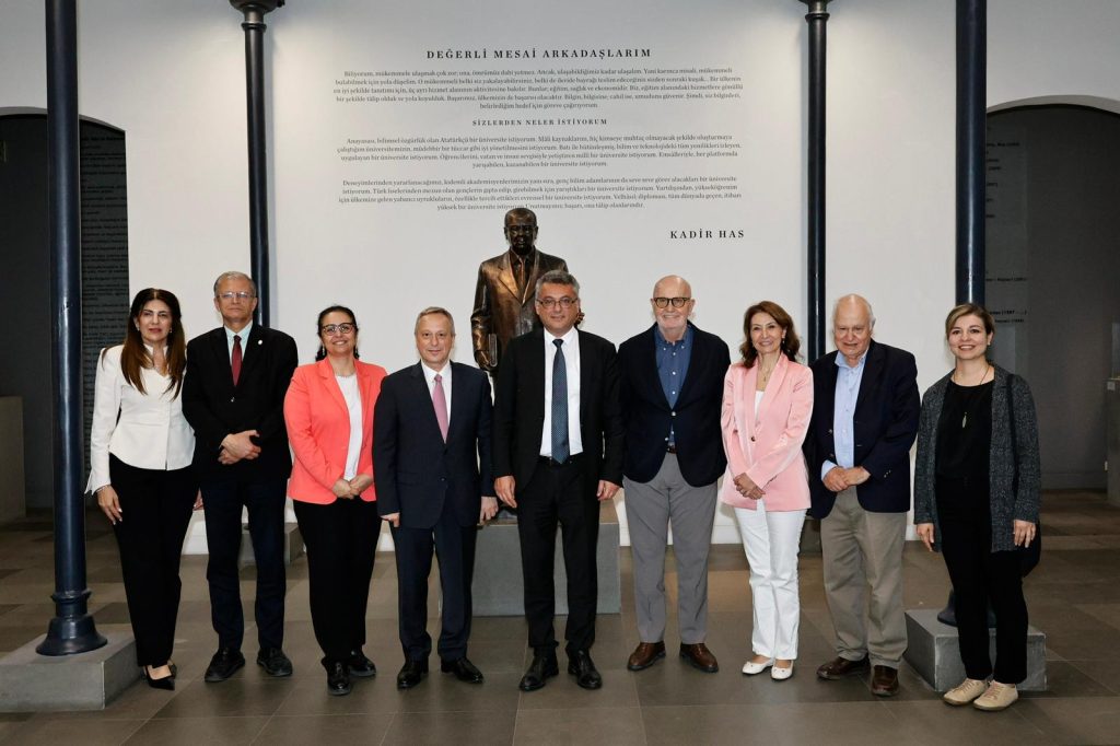 Cumhurbaşkanı Tufan Erhürman İstanbul’da akademik etkinliklere katılarak temaslarda bulundu