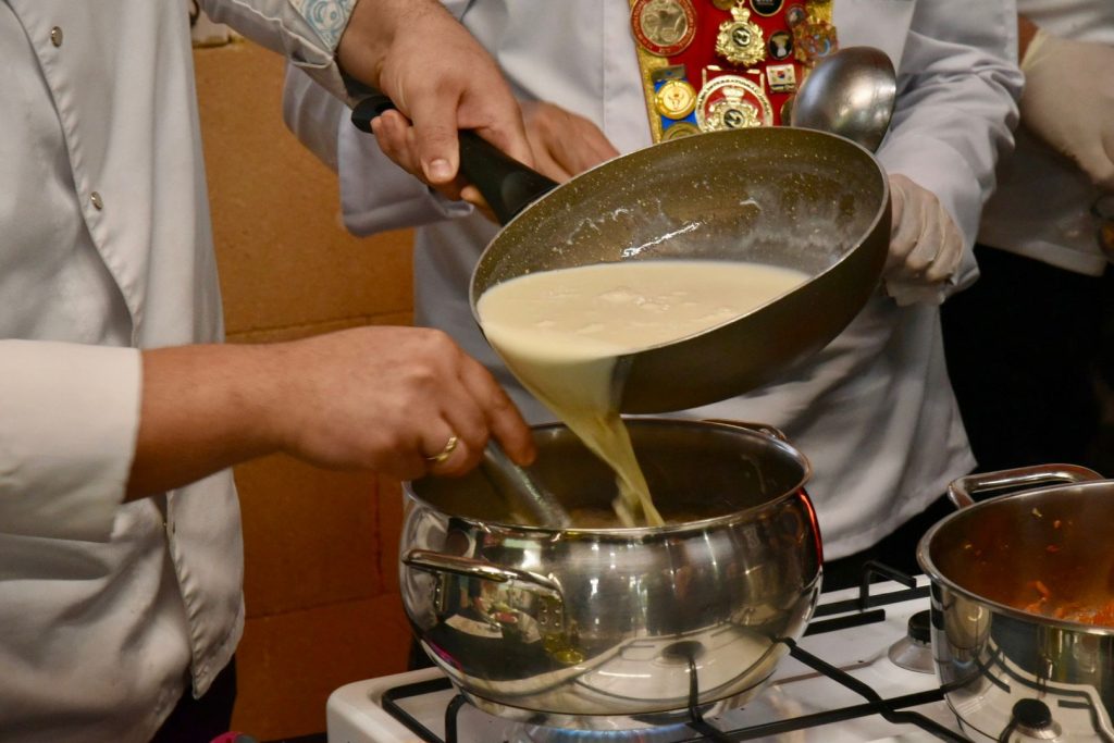 Lefkoşa’da yabancı öğrencilere yönelik “Türk Mutfağı Yemek Atölyesi” düzenlendi