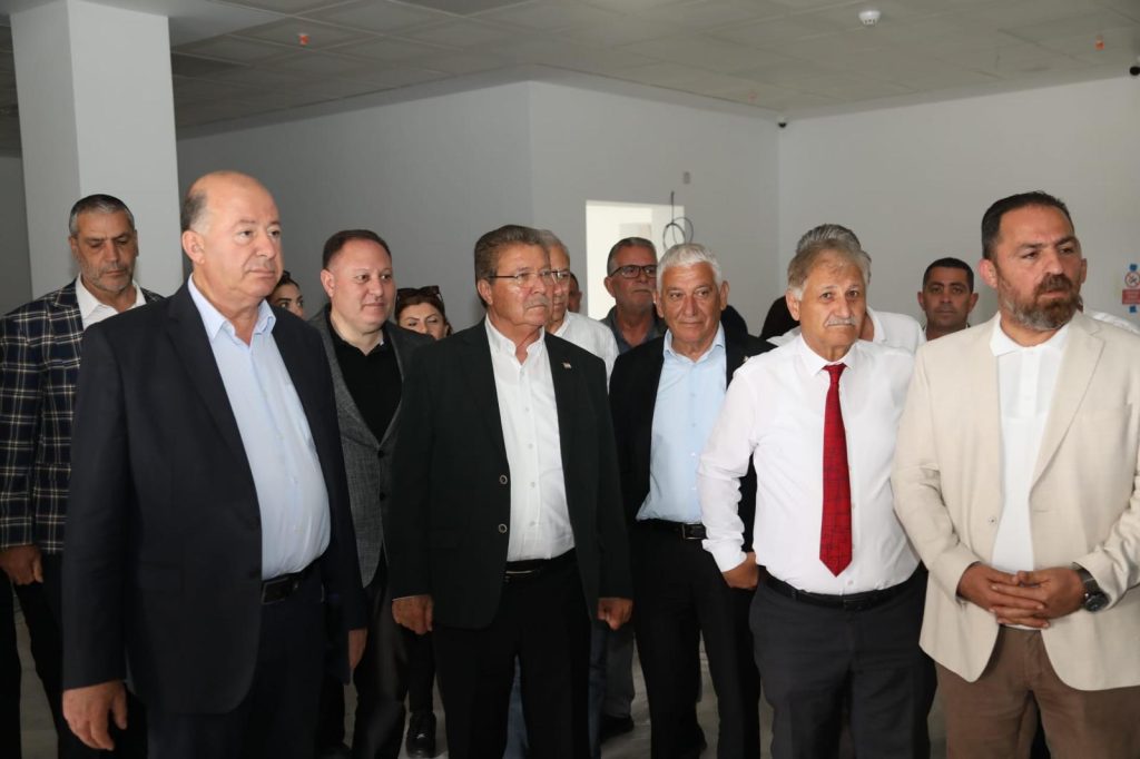Üstel Güzelyurt Yeni Devlet Hastanesi ve Cypfruvex’teki soğuk hava deposu tesisinde incelemelerde bulundu