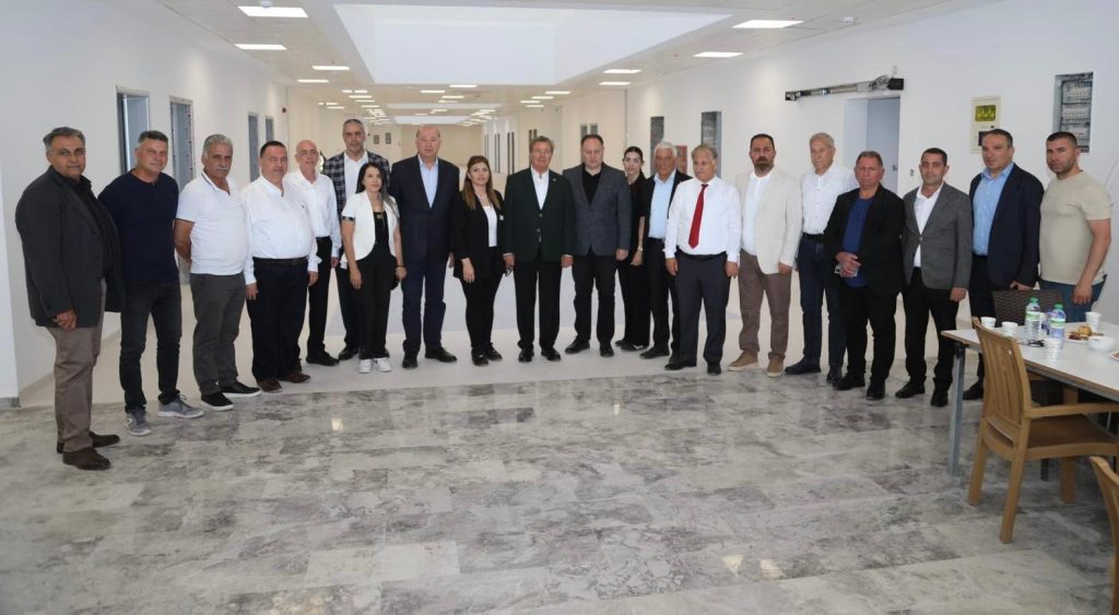 Üstel Güzelyurt Yeni Devlet Hastanesi ve Cypfruvex’teki soğuk hava deposu tesisinde incelemelerde bulundu