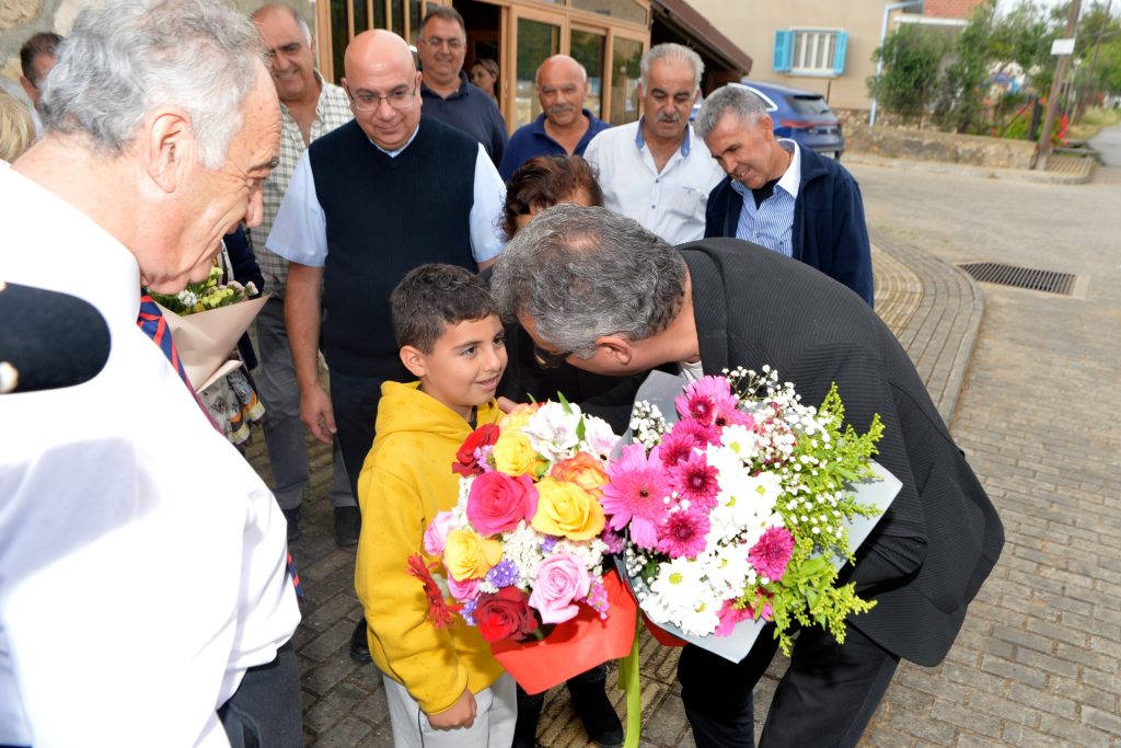 Cumhurbaşkanı Erhürman Karapaşa Köyü'nü ziyaret etti