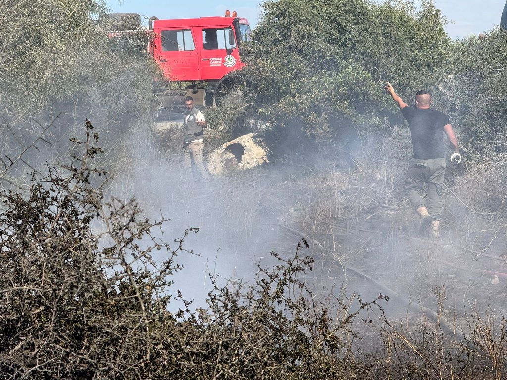 Güzelyurt - Kalkanlı’da yangın…30 dönümlük alandaki kuru otlar, 10 dönüm biçilmemiş buğday ve ağaçlar yandı