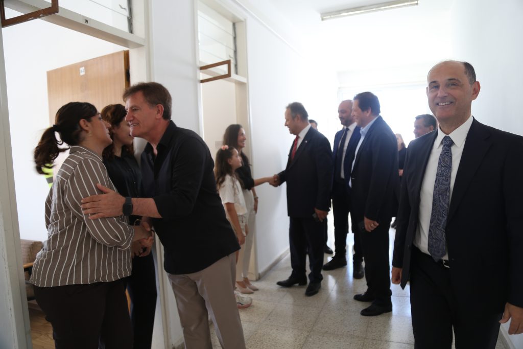 Arıklı, bakanlık personeli ile bayramlaştı