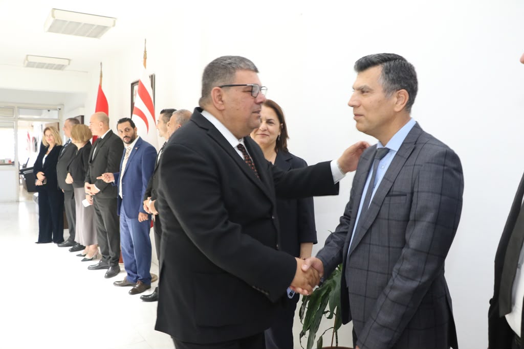 Maliye Bakanı Berova personeli ile bayramlaştı
