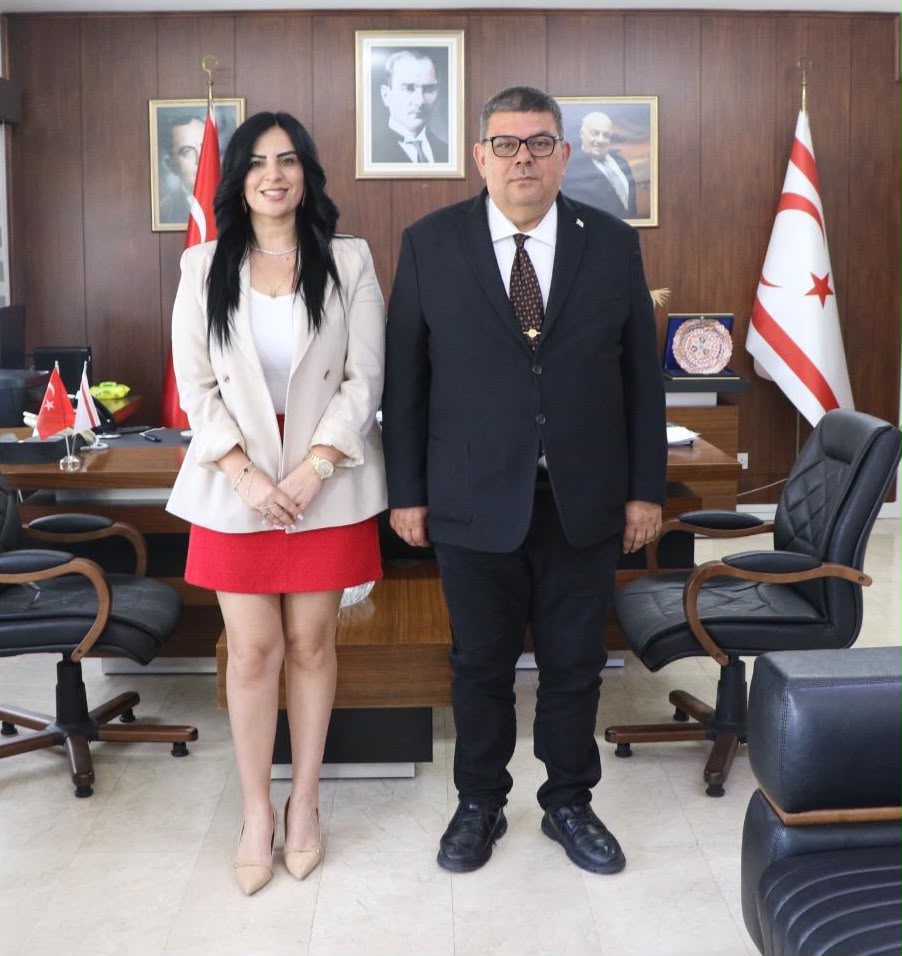 Maliye Bakanı Berova personeli ile bayramlaştı