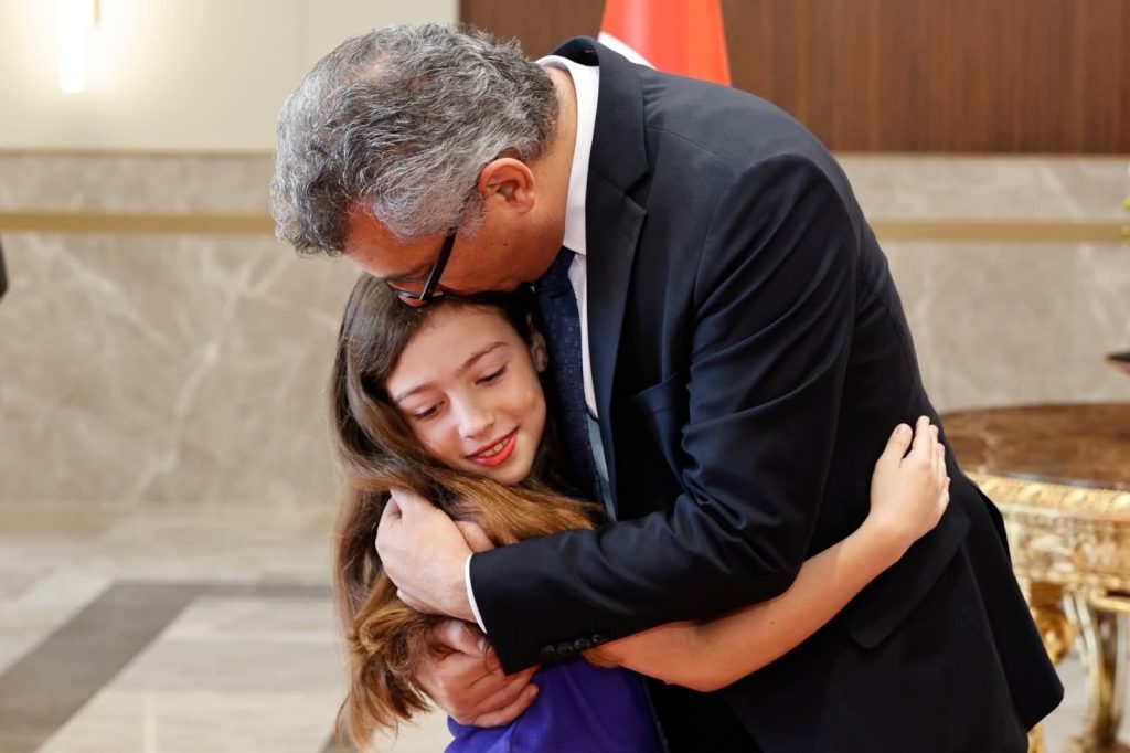 Cumhurbaşkanı Tufan Erhürman ve eşi Nilden Bektaş Erhürman, Cumhurbaşkanlığı’nda bayram tebriği kabul etti