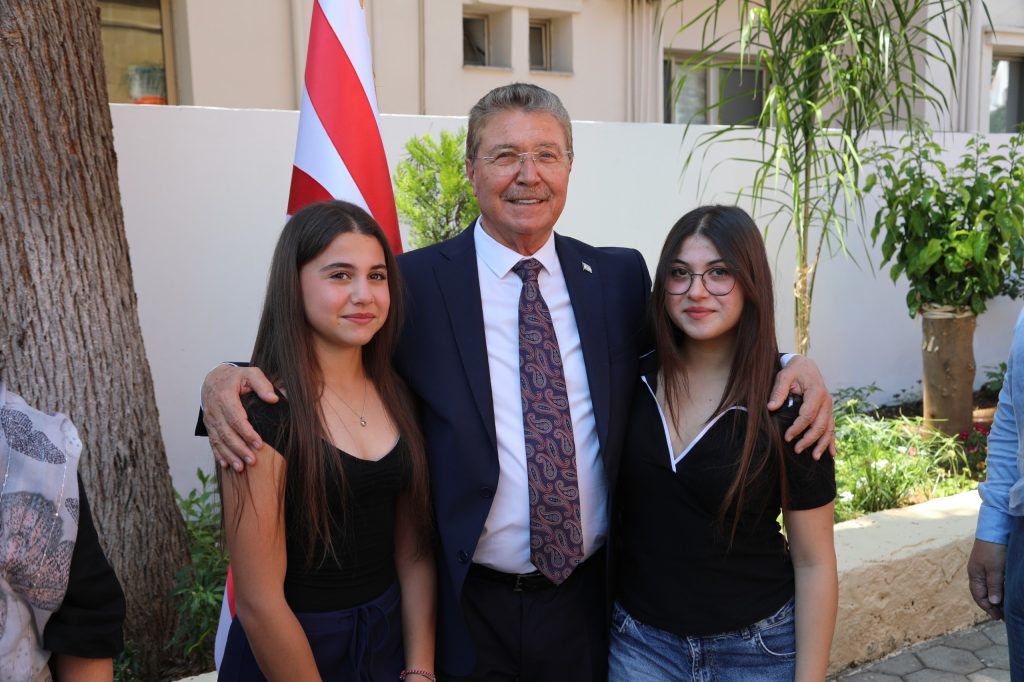 Başbakan Üstel, UBP Genel Merkezi’nde partililerle bayramlaştı