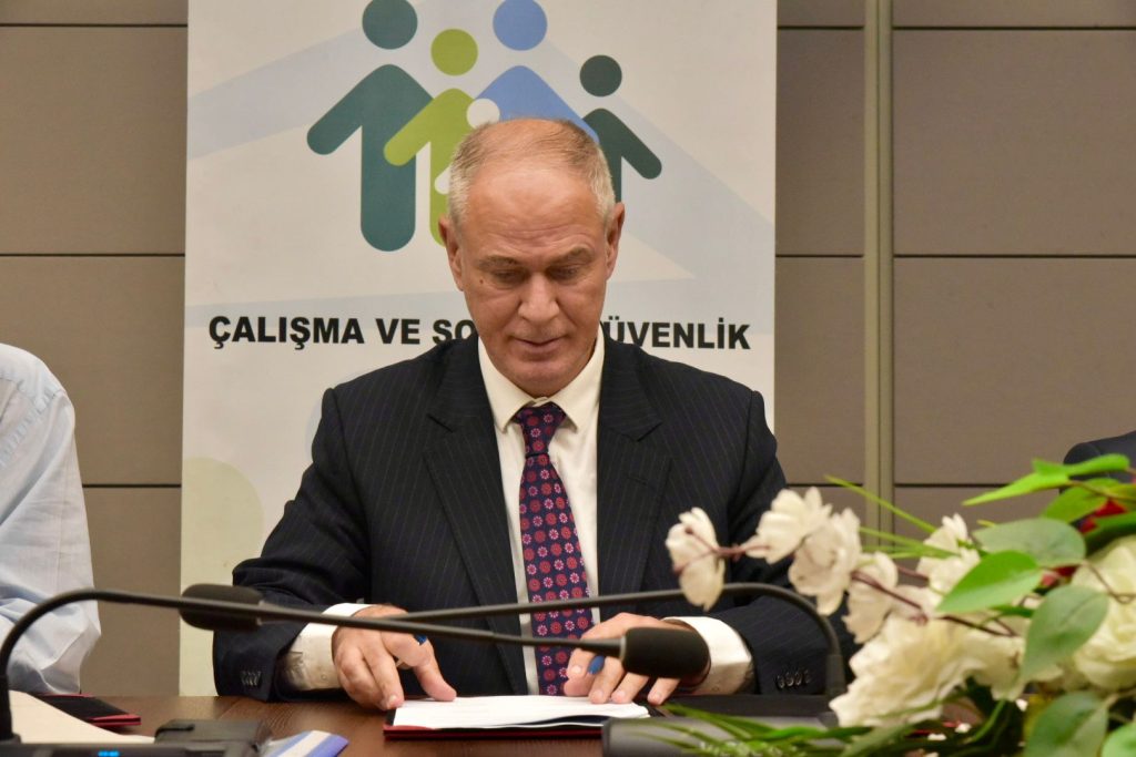 "Suça Sürüklenen Çocuklar ve Genç Erişkinler İçin Rehabilitasyon ve Tahliye Sonrası Topluma Kazandırma Projesi" protokolü imzalandı