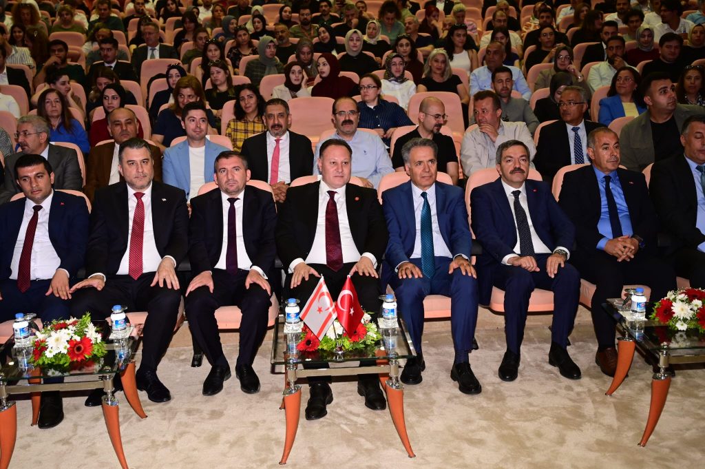 Öztürkler: “Üniversiteler, toplumun geleceğini şekillendiren merkezlerdir”