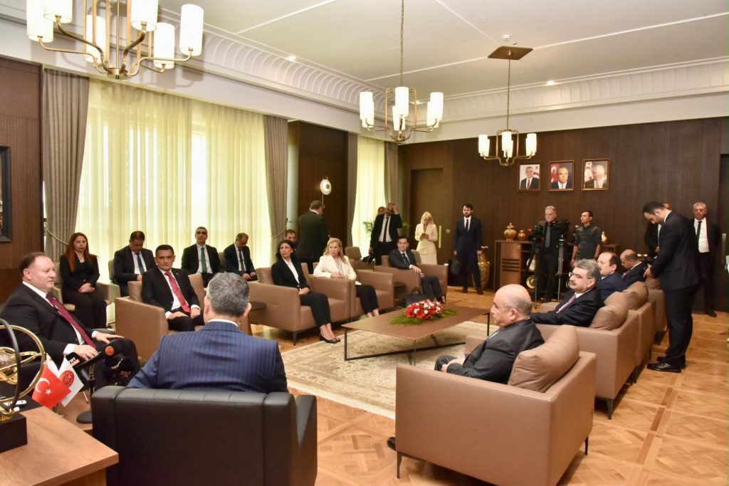 Meclis Başkanı Öztürkler, Türkiye İçişleri Bakanı Çiftçi’yi kabul etti