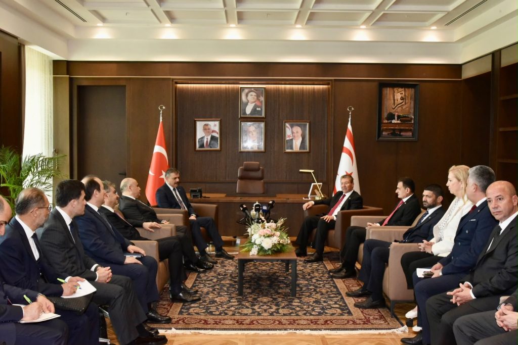 Başbakan Üstel, Türkiye İçişleri Bakanı Çiftçi’yi kabul etti