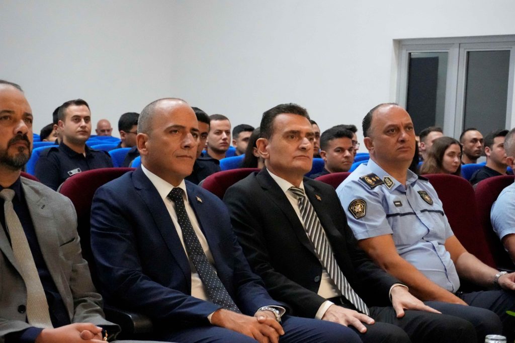 Yangınla mücadele eğitimi alan Merkezi Cezaevi personeline sertifikaları verildi