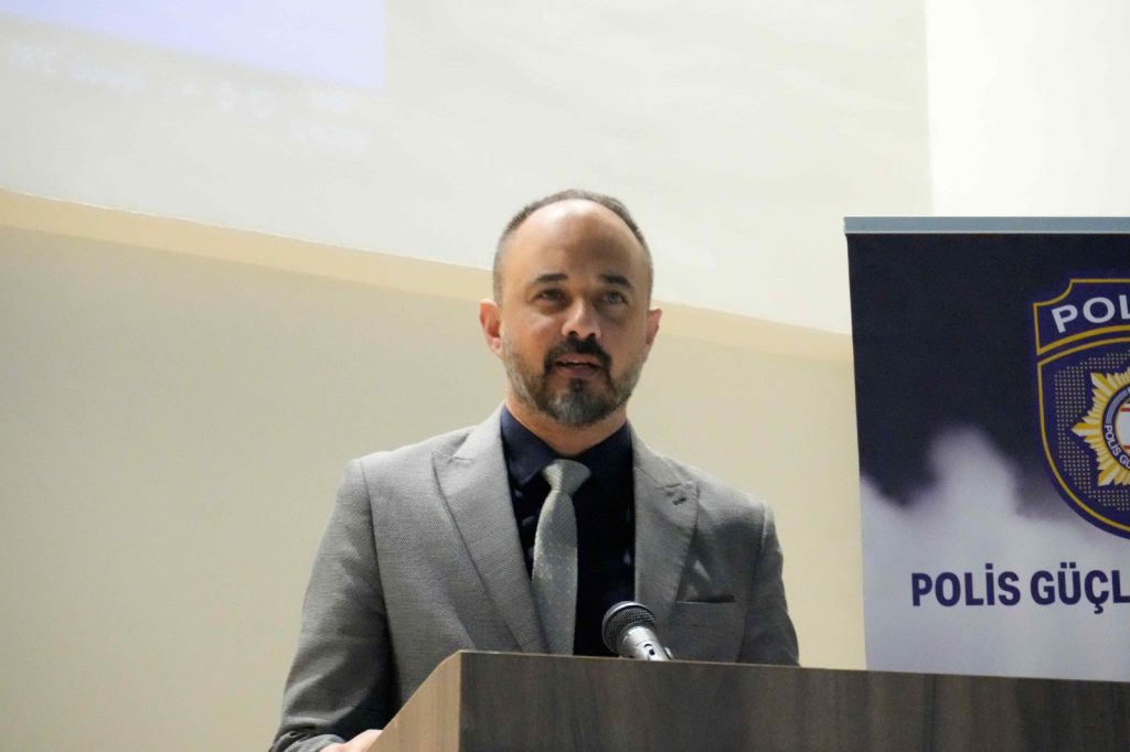 Yangınla mücadele eğitimi alan Merkezi Cezaevi personeline sertifikaları verildi