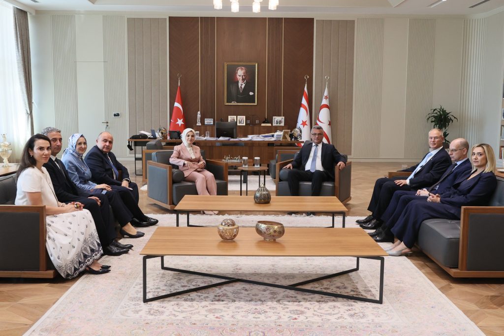 Cumhurbaşkanı Erhürman Türkiye Aile ve Sosyal Hizmetler Bakanı Göktaş’ı kabul etti