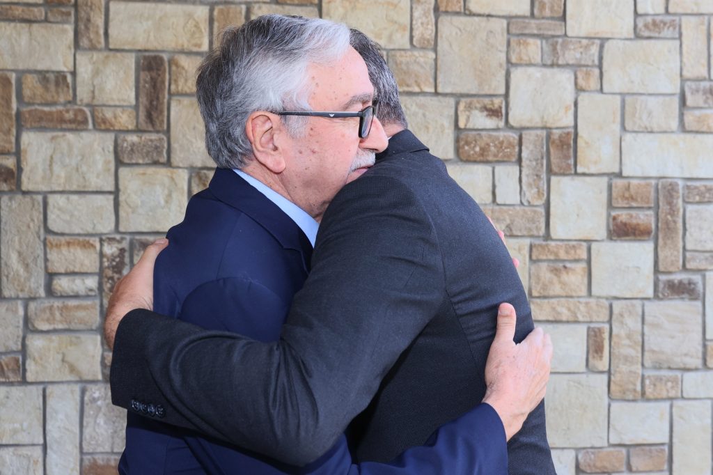 Cumhurbaşkanı Erhürman, eski cumhurbaşkanlarını ziyaret etti