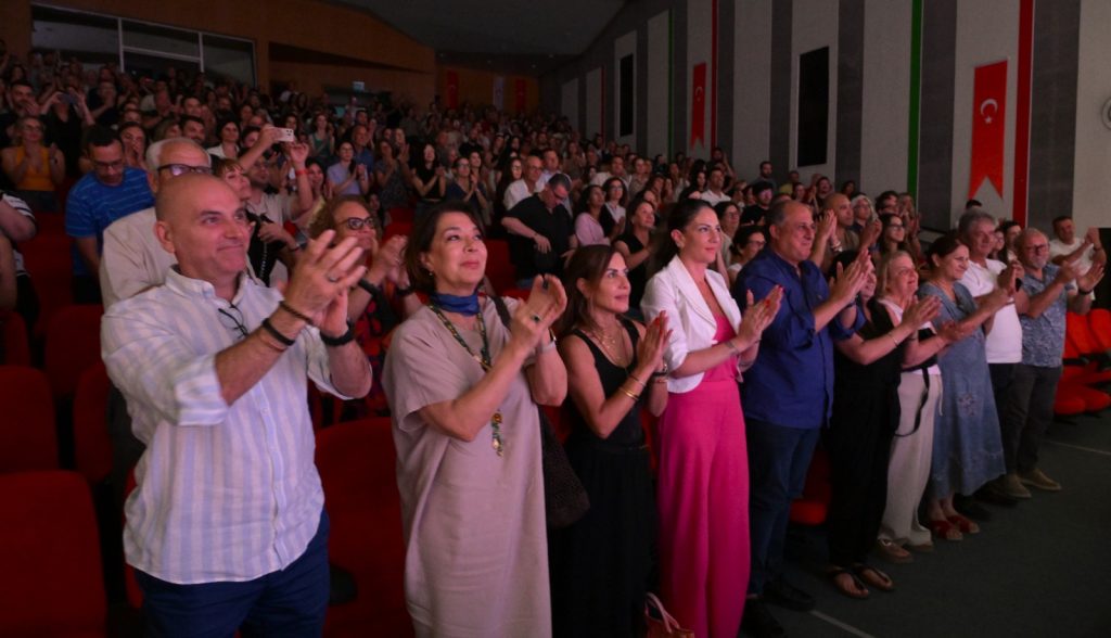 “Gözlerimi Kaparım Vazifemi Yaparım” YDÜ AKKM’de sahnelendi