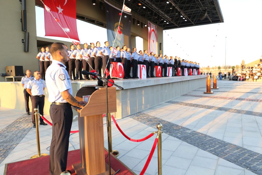Polis ve İtfaiye Temel Eğitimi Yemin ve Mezuniyet Töreni yapıldı