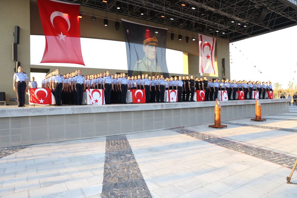 Polis ve İtfaiye Temel Eğitimi Yemin ve Mezuniyet Töreni yapıldı
