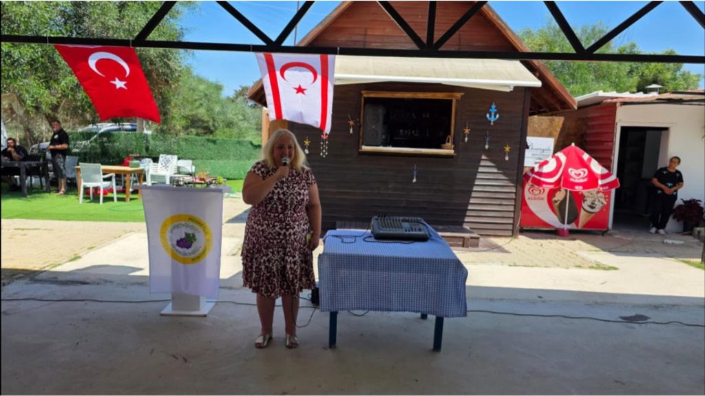 Kumyalı'da kadınlar çayda buluştu