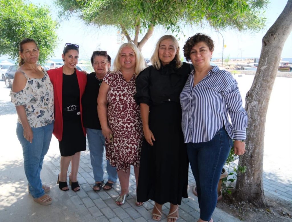 Kumyalı'da kadınlar çayda buluştu