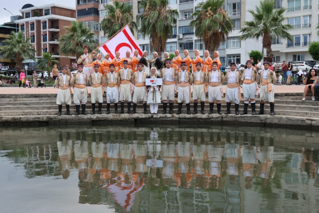 İskele Belediyesi Halk Dansları Topluluğu, Samsun'da sahne aldı