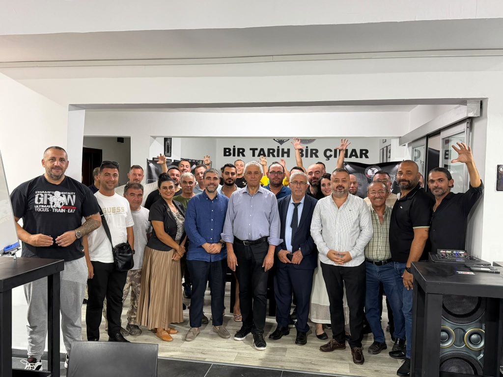 KKTC Beşiktaş Taraftarları Derneği, merhum Önder Ecesoy anısına tavla turnuvası düzenledi