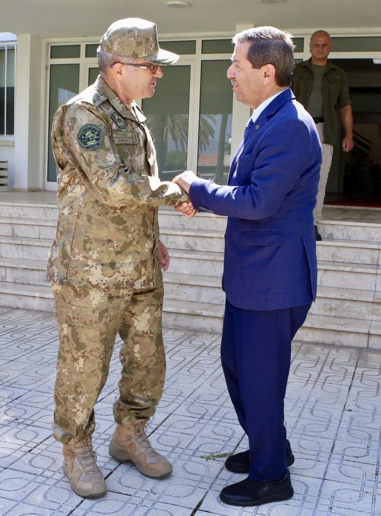 Dışişleri Bakanı Ertuğruloğlu, Kara Kuvvetleri Komutanı Orgeneral Tokel ile görüştü