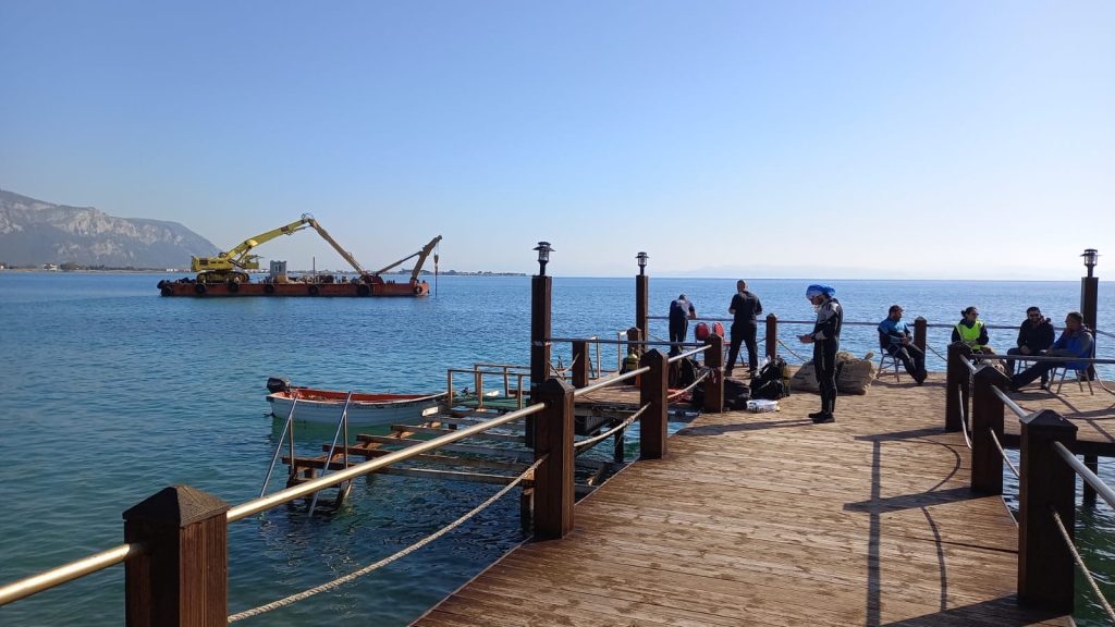 DAÜ Akademisyenleri Milas'ta yürütülen deniz çayırlarını korumayla ilgili projeyi yönetiyor