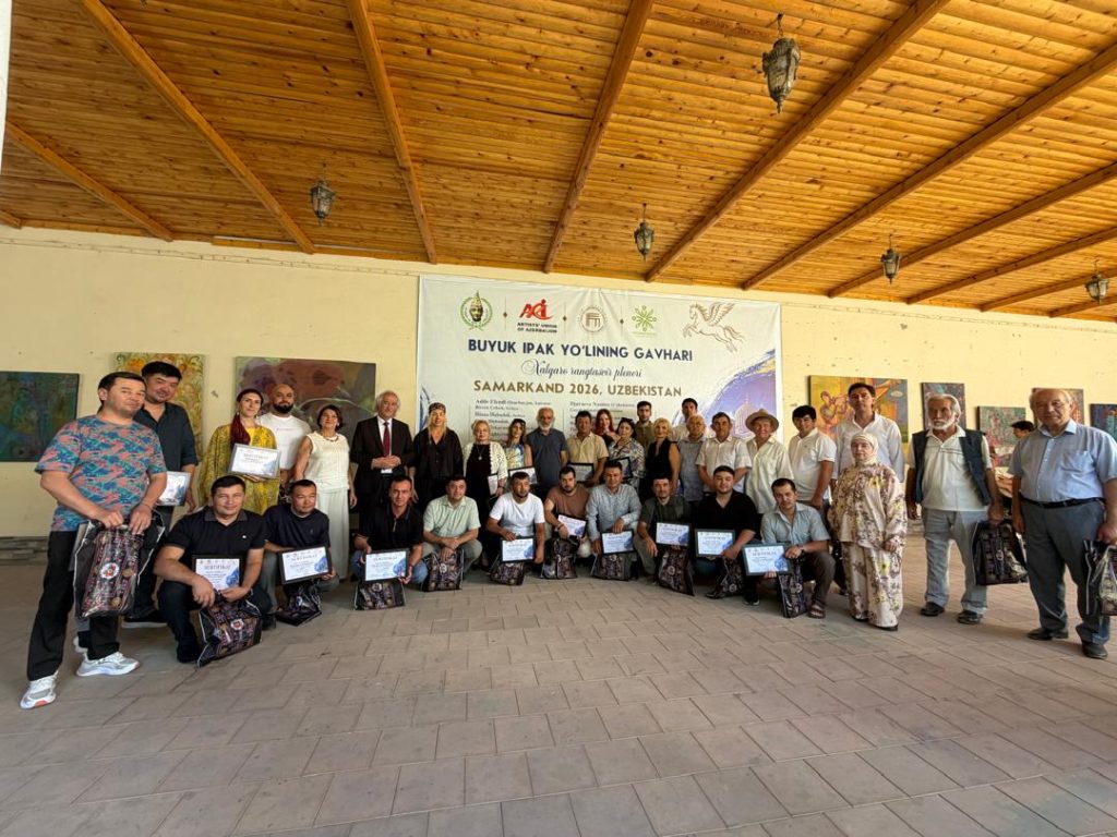 Ressam Zühre Özkaraman Özbekistan’da düzenlenen uluslararası sanat çalıştayına katıldı