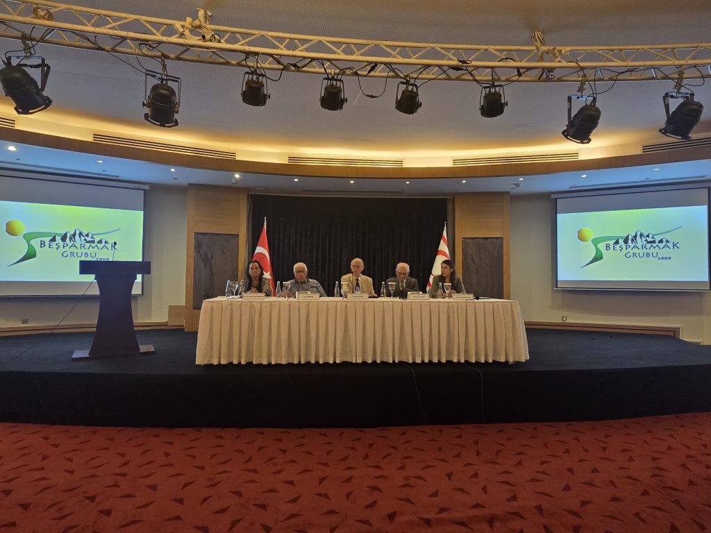 Beşparmak Düşünce Grubu "Neden Egemen Eşitlik ve Eşit Uluslararası Statü?" konulu panel düzenledi