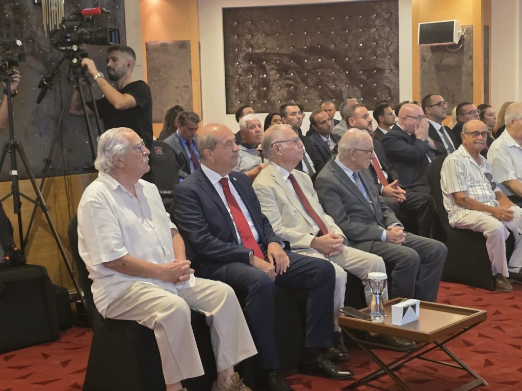 Beşparmak Düşünce Grubu "Neden Egemen Eşitlik ve Eşit Uluslararası Statü?" konulu panel düzenledi