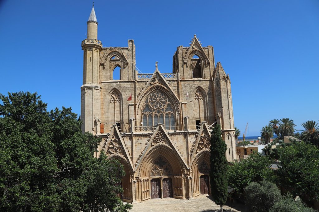 Lala Mustafa Paşa Camii ve Medresesi’ndeki restorasyon çalışmalarıyla ilgilı bilgilendirme toplantısı düzenlendi
