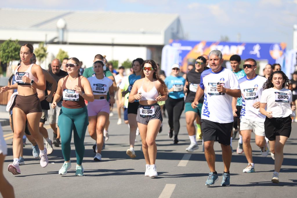 İskele Yarı Maratonu koşuldu… Sadıkoğlu: “Birlikte bir gelecek için adım atıyoruz”