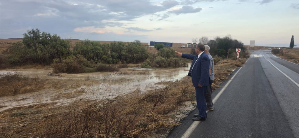 Bakan Sucuoğlu, Yılmazköy –Kılıçaslan yol güzergâhında incelemelerde bulundu