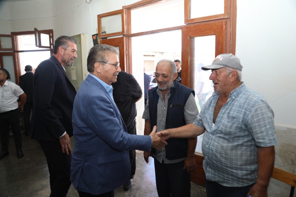 Başbakan Üstel bazı Karpaz köylerini ziyaret etti