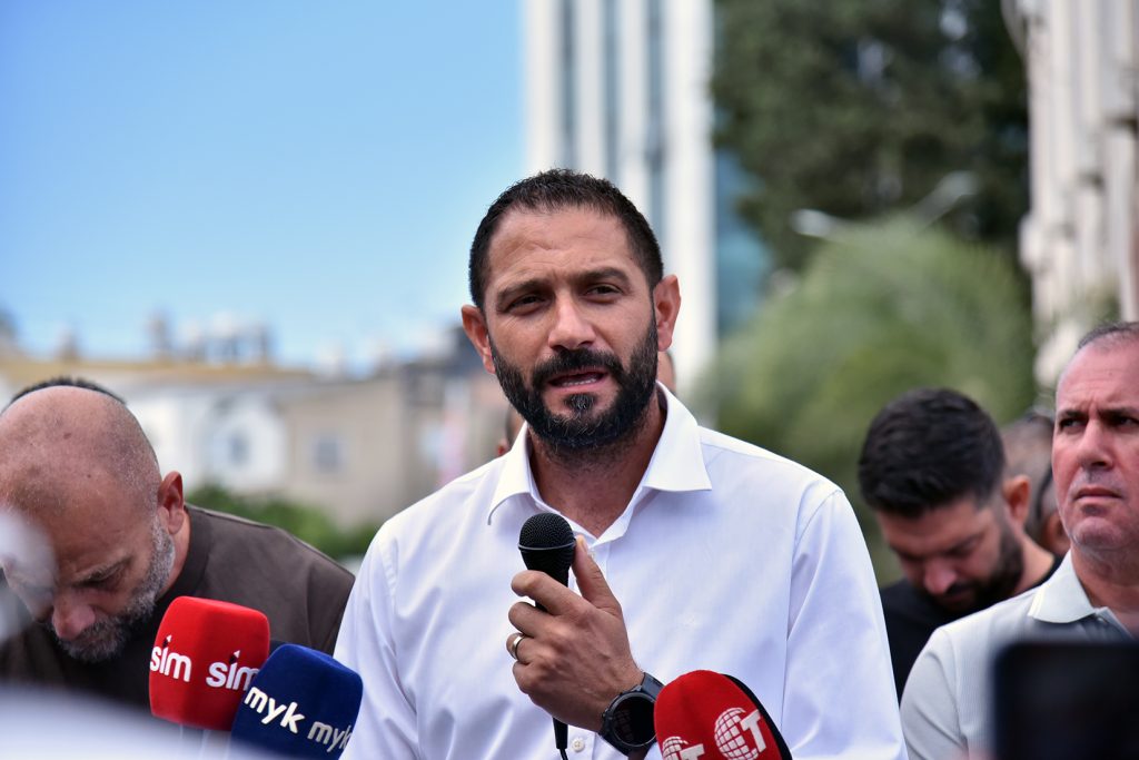 EL-SEN grevinde ikinci gün… Tuğcu: “Taleplerimiz yerine getirilene kadar tüm bölgelerde ve Teknecik'te eylemlerimiz sürecek”