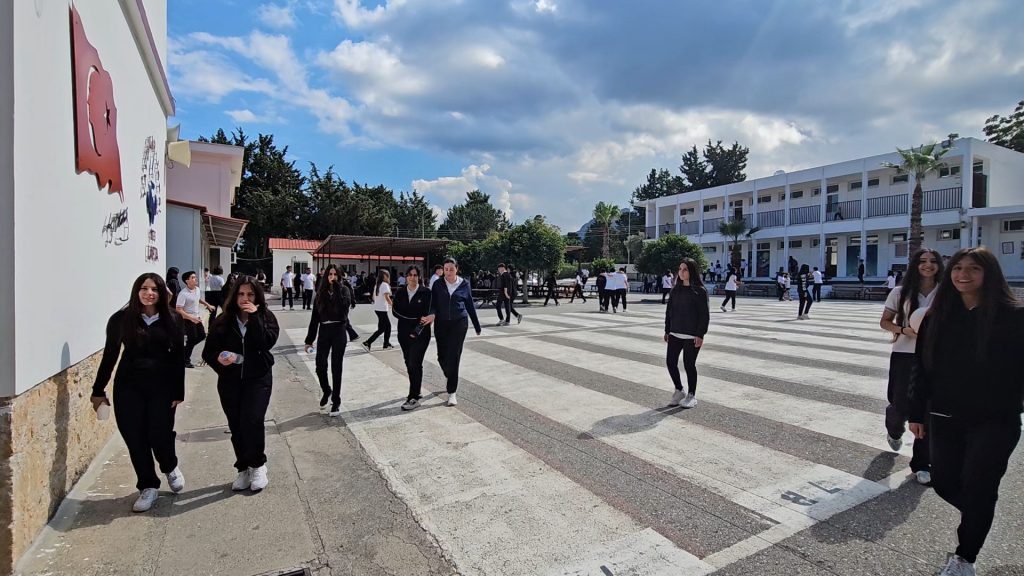 KTOEÖS Lapta Yavuzlar Lisesinde açıklama yaptı