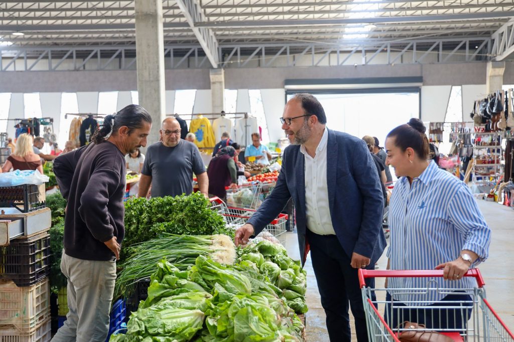 Sadıkoğlu İskele Pazar Yeri’ni ziyaret etti