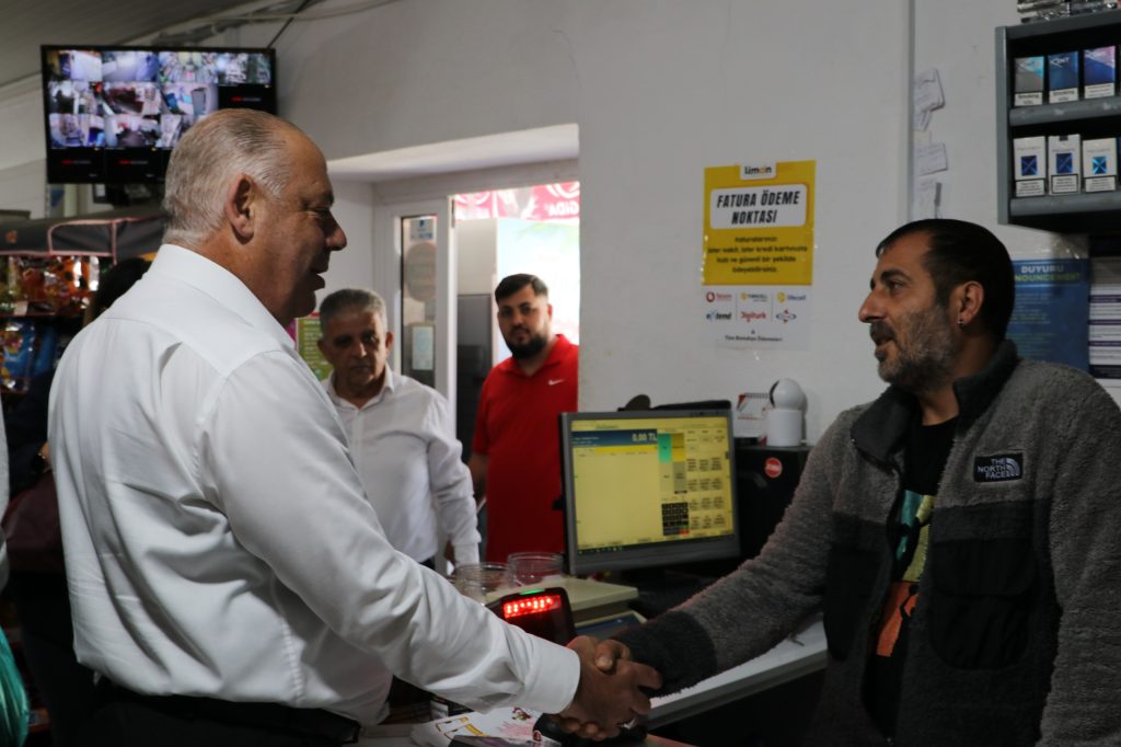 Albayrak, Arapköy esnafını ziyaret etti